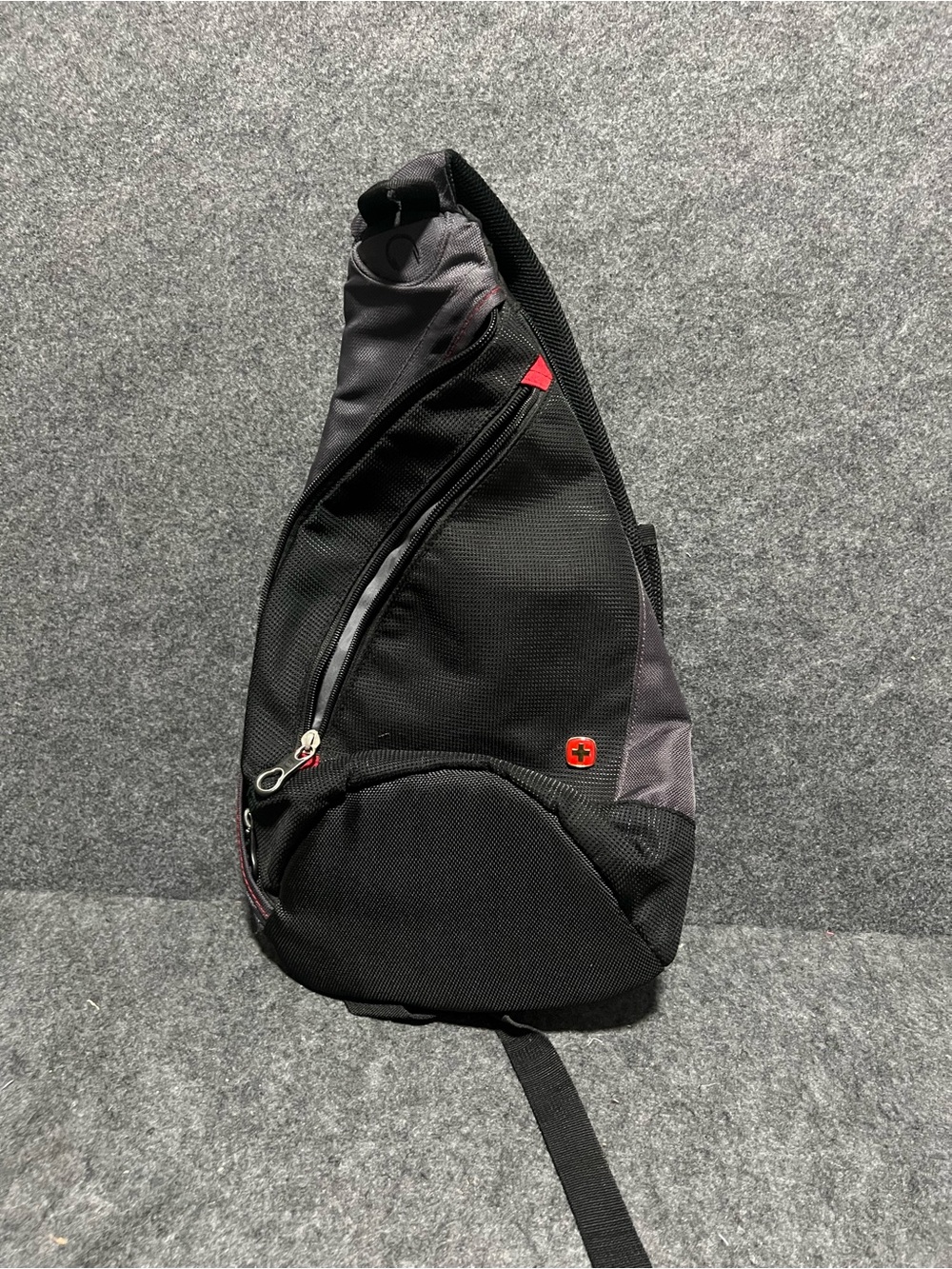 SwissGear Wenger Padded Sling Bag Crossbody Black Travel Outdoor